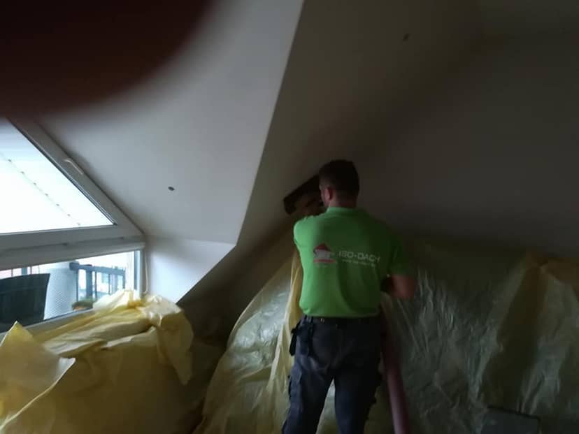 naprawa izolacji poddasza